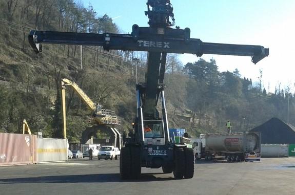 CARRETILLA ELEVADORA: FORMACIÓN TEÓRICO PRÁCTICA 27 DE FEBRERO Carretilla elevadora: formación teórico-práctica